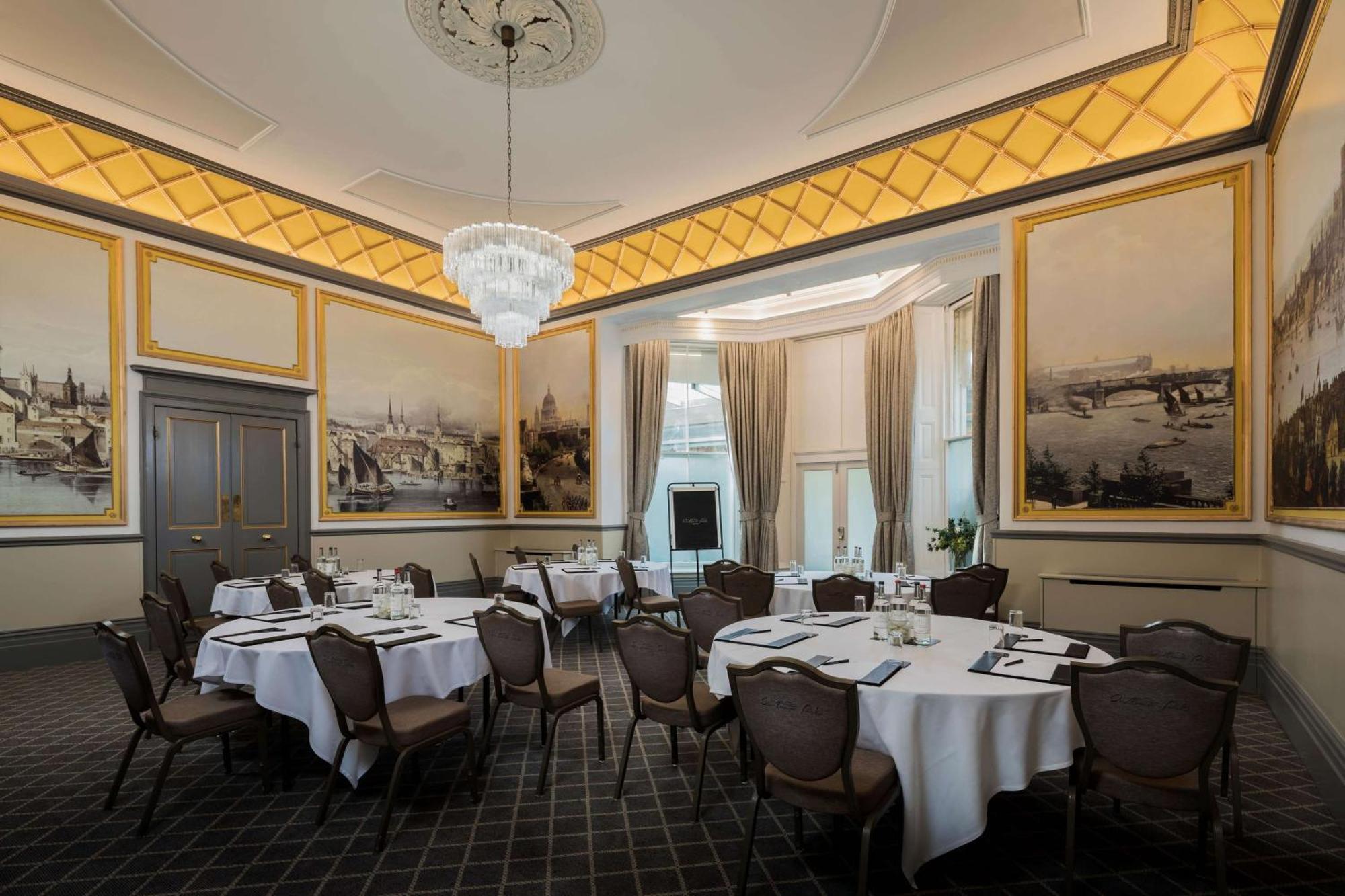 Oatlands Park Hotel Вейбридж Экстерьер фото